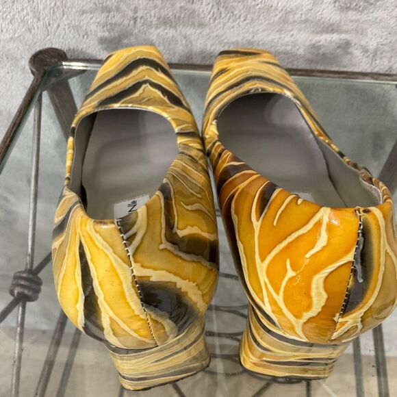 Bellini Textured Patent Leather Heels Pumps women’s size 8 yellow /blk. Career - Picture 5 of 12